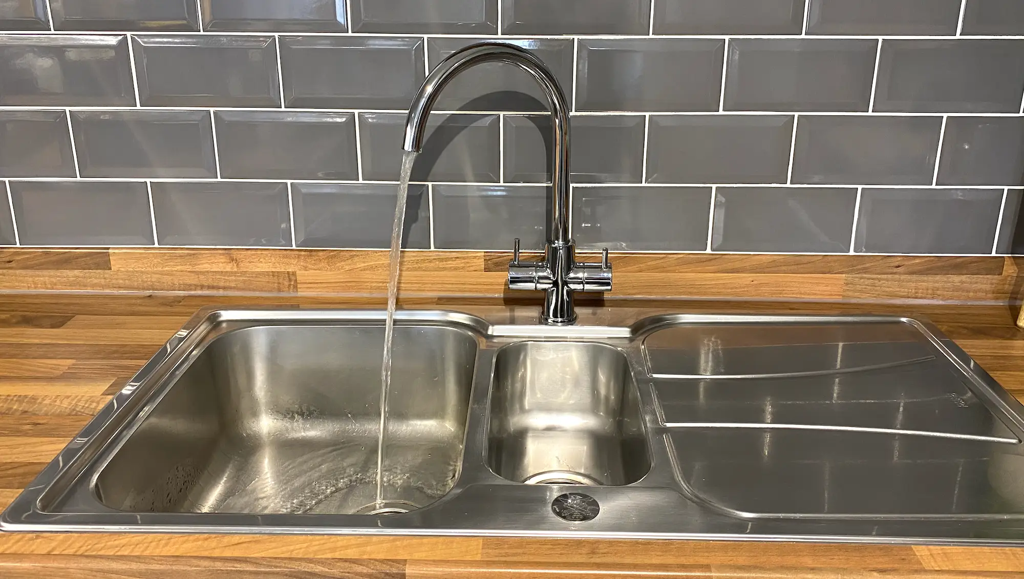 Estimates for replace a kitchen mixer tap near East London