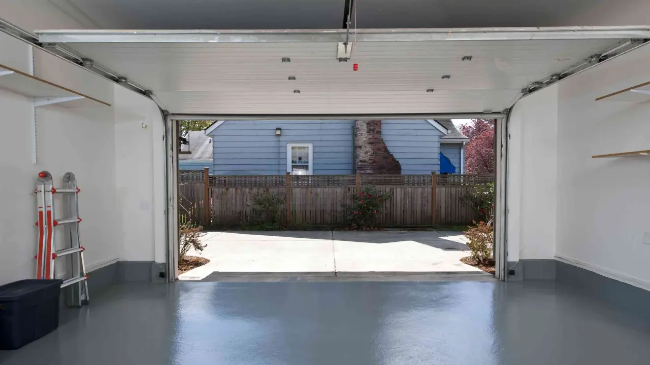 Estimates for painting garage walls, floor and door near Pontyclun