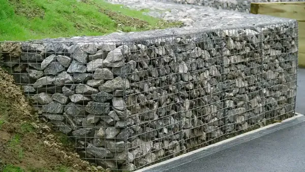 Build retaining wall Build retaining wall